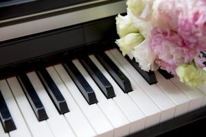 ピアノ,写真,画像,綺麗,お花,鍵盤