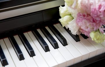 ピアノ,写真,画像,綺麗,お花,鍵盤